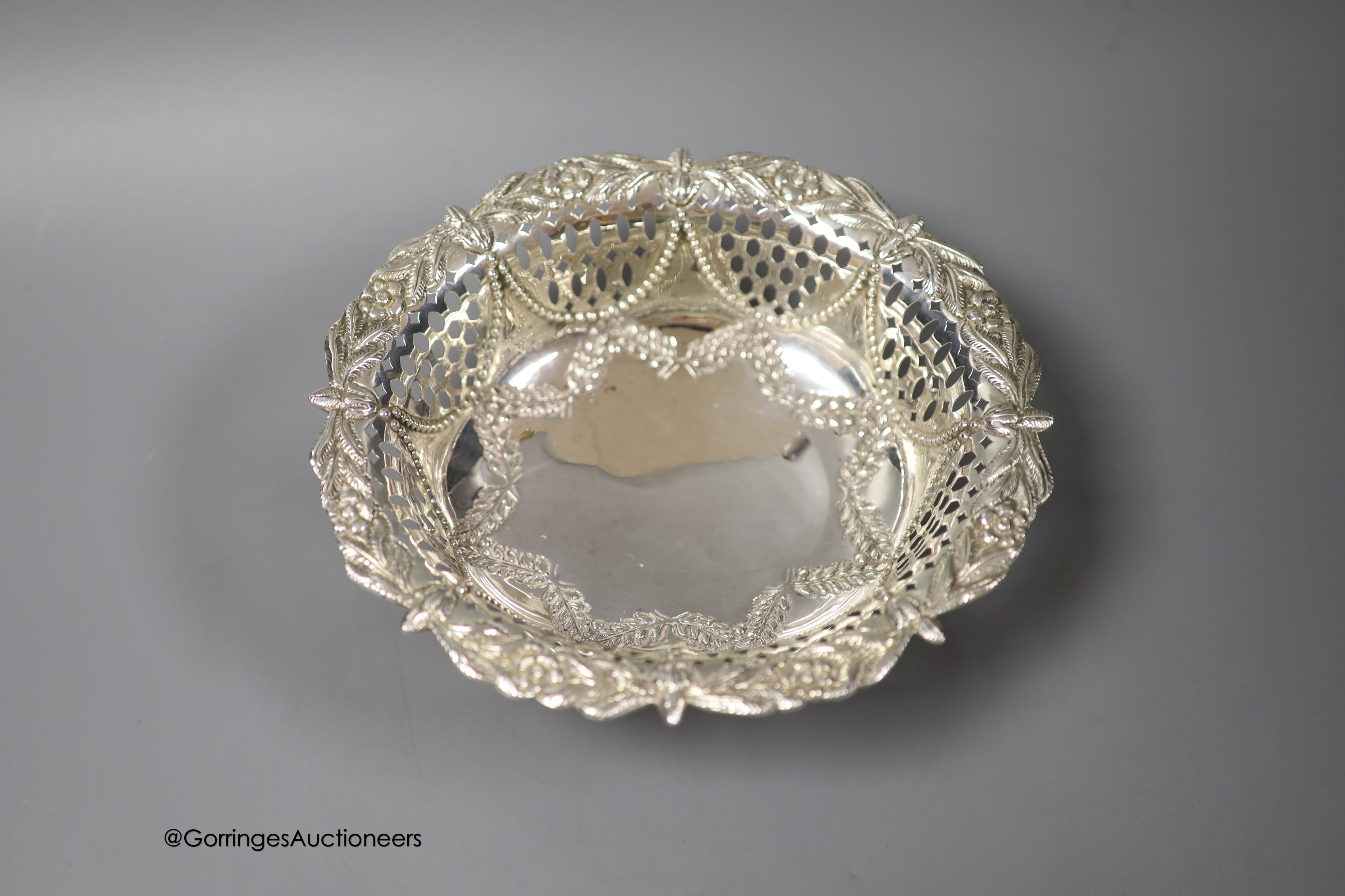 A late Victorian pieced silver oval pedestal dish, Charles Stuart Harris, London, 1891, 20.3cm, 8oz.